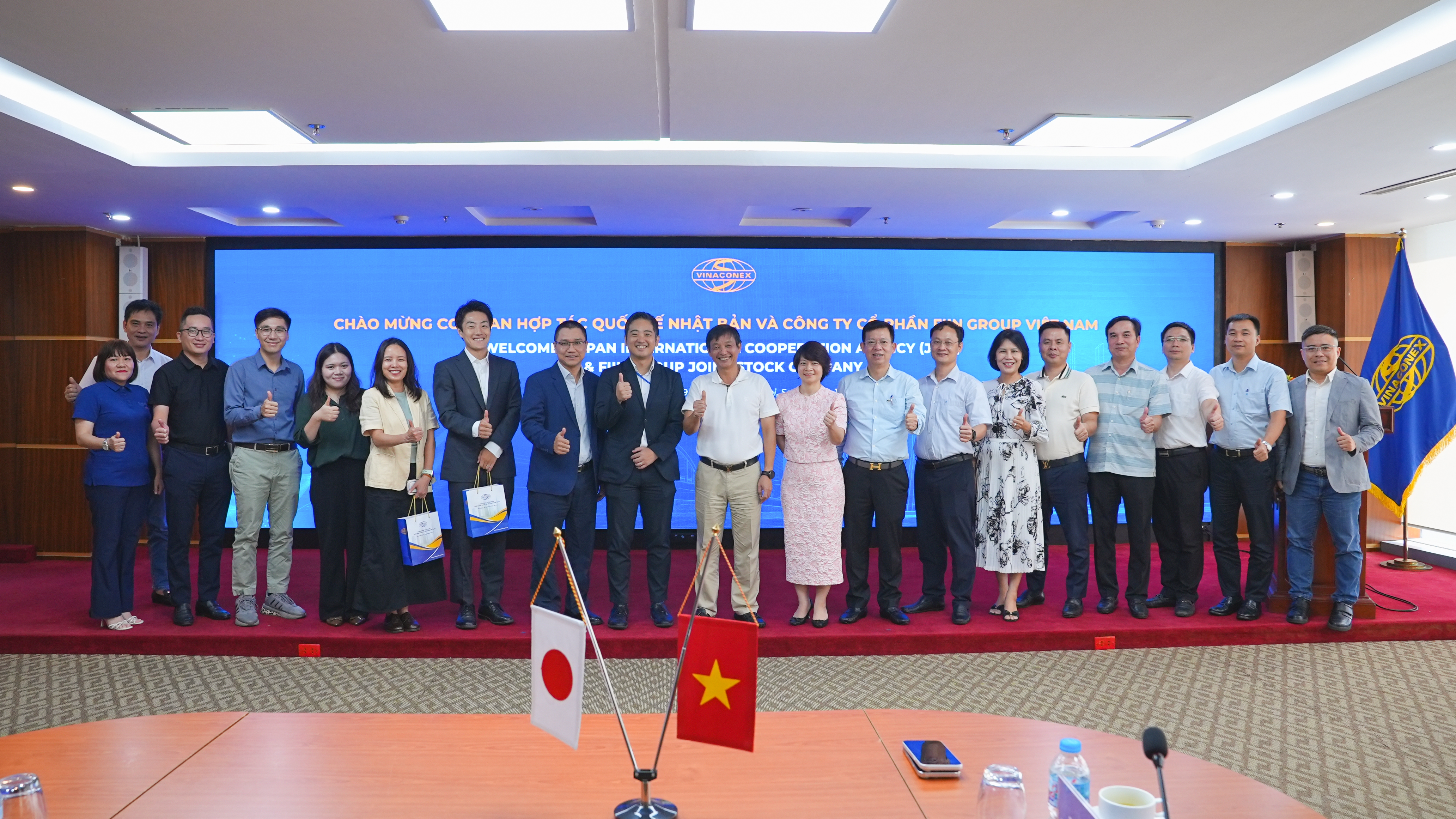 JICA và FiinGroup thăm và làm việc tại VINACONEX