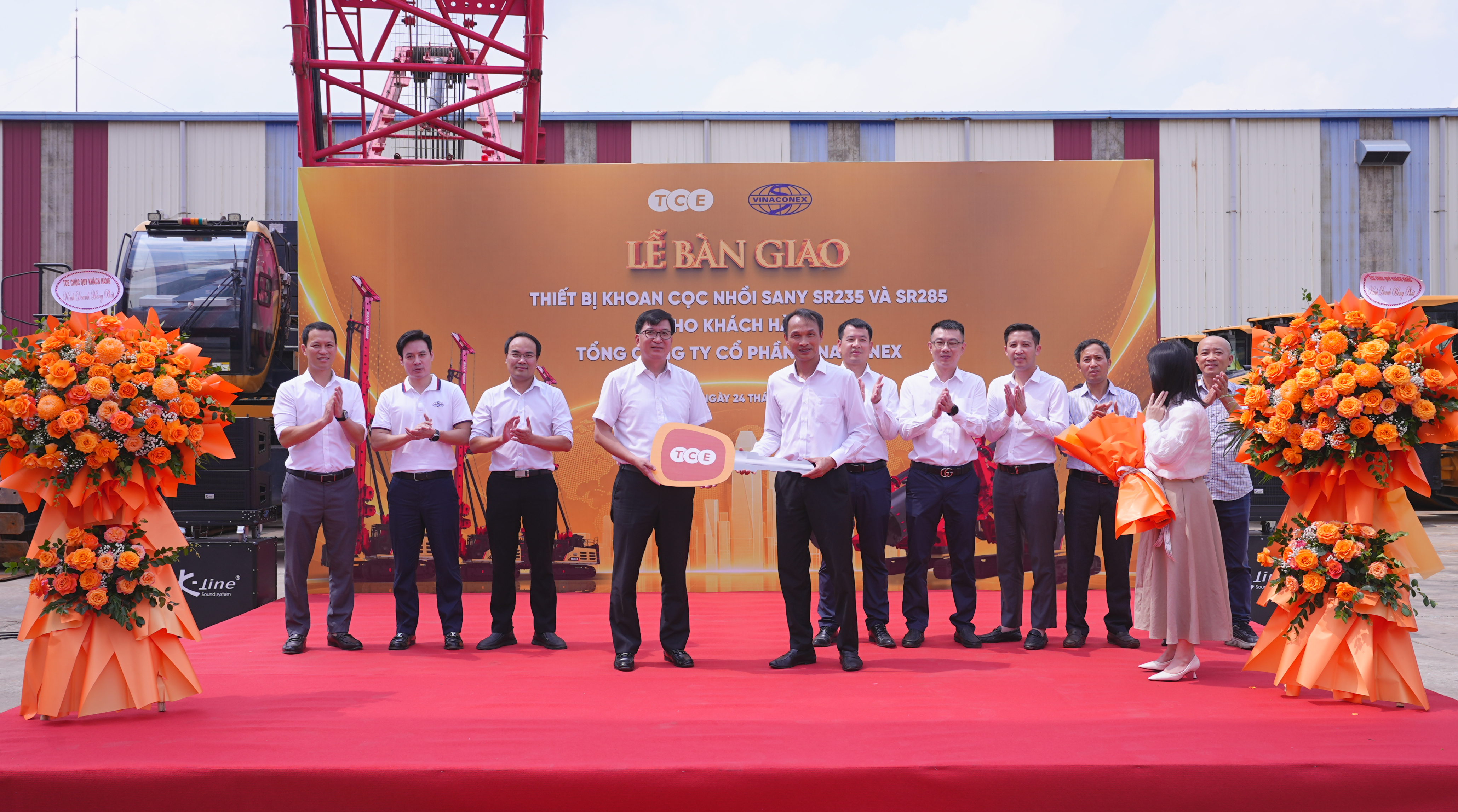 VINACONEX tiếp nhận thiết bị máy khoan cọc nhồi, tăng cường năng lực thi công