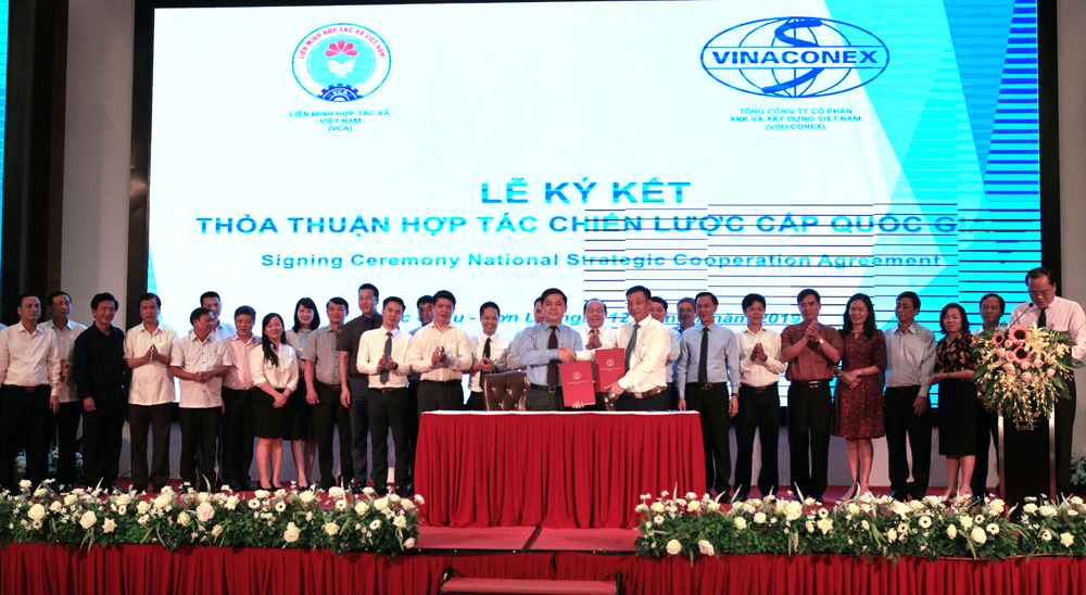 Vinaconex ký thỏa thuận hợp tác chiến lược cấp quốc gia với Liên minh Hợp tác xã Việt Nam (VCA)