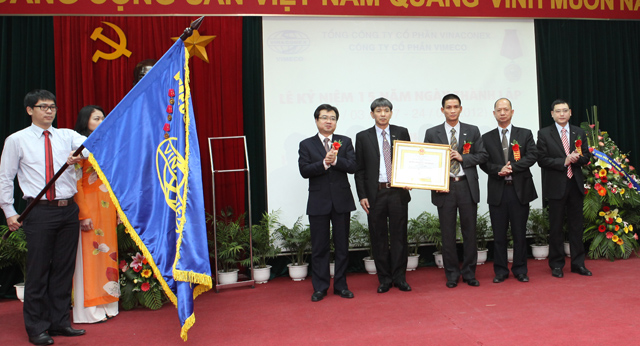 Công ty CP VIMECO kỷ niệm 15 năm thành lập và đón nhận Huân chương lao động hạng nhất.