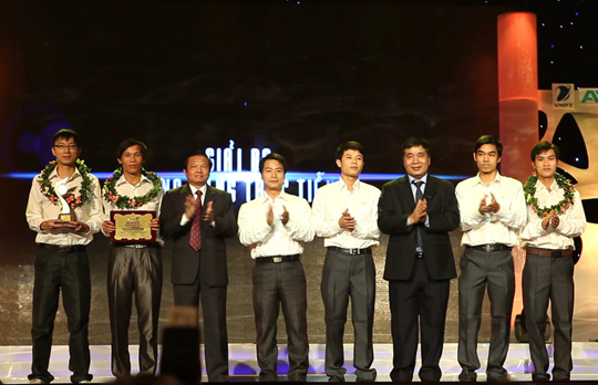 VINACONEX tiếp tục đồng hành cùng Giải thưởng Nhân tài Đất Việt năm 2011