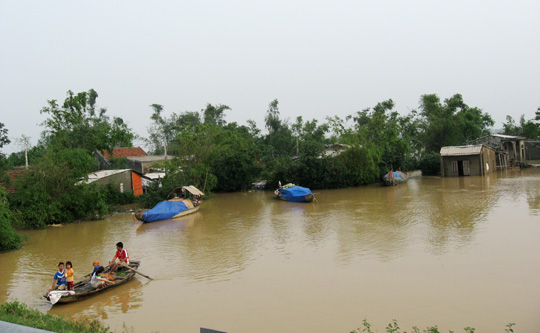 VINACONEX cứu trợ đồng bào miền Trung bị lũ lụt