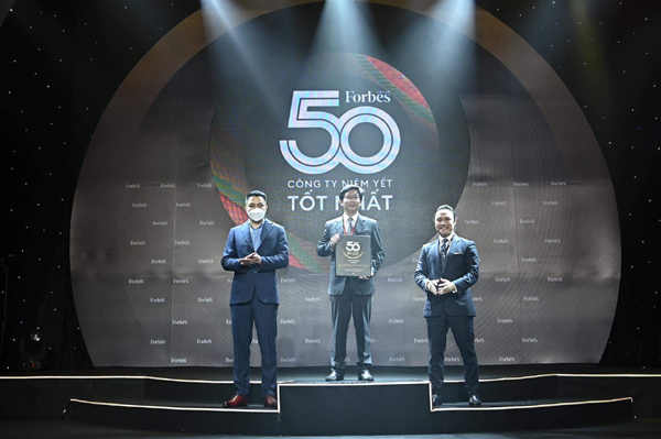 VINACONEX WAS PRESENTED IN THE TOP 50 Vietnam’s best listed companies FOR THE FIRST TIME