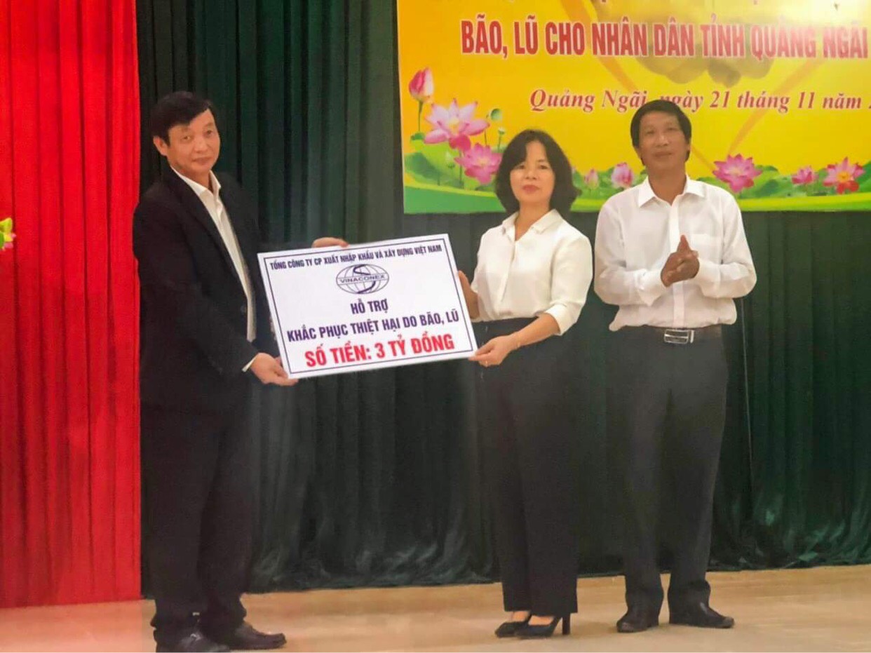 VINACONEX trao tặng 3 tỷ đồng giúp nhân dân Quảng Ngãi khắc phục hậu quả bão, lũ