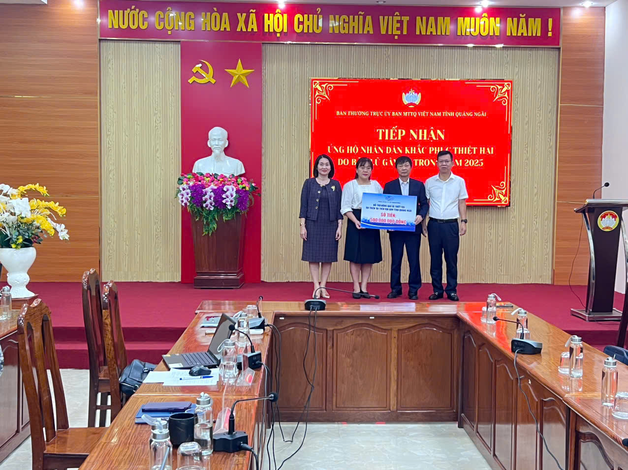 Vinaconex chung tay hỗ trợ đồng bào miền Trung khắc phục hậu quả thiên tai, lũ lụt