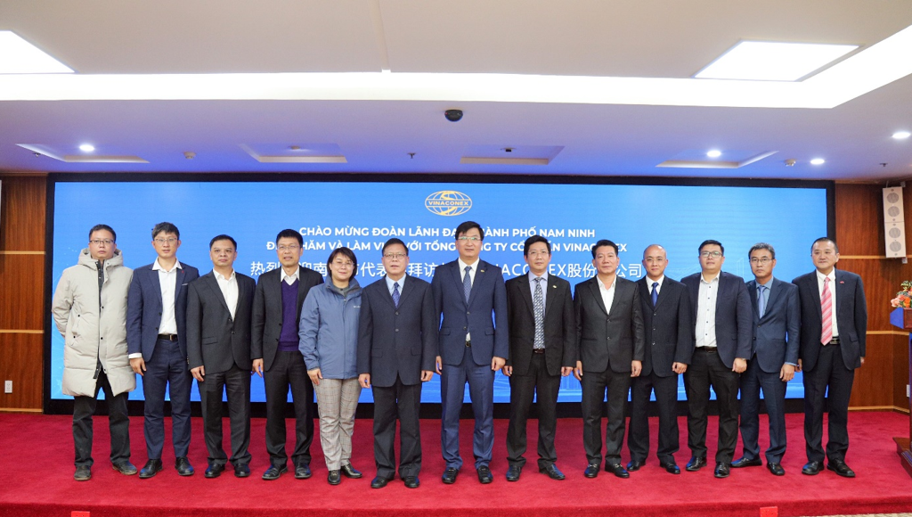 Đoàn lãnh đạo thành phố Nam Ninh tới thăm và làm việc tại Tổng công ty Vinaconex