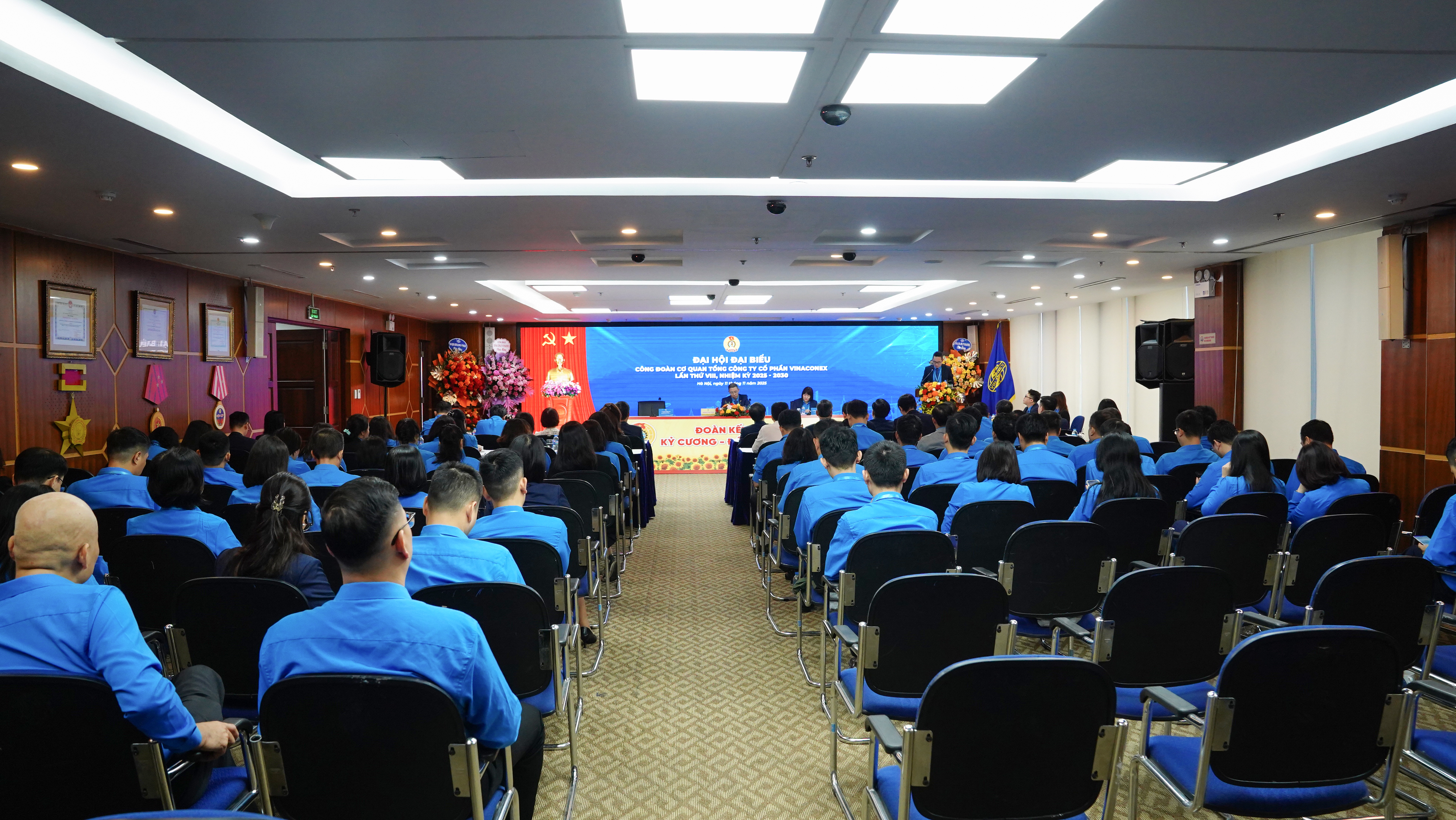 ĐẠI HỘI CÔNG ĐOÀN CƠ QUAN TỔNG CÔNG TY VINACONEX LẦN THỨ VIII, NHIỆM KỲ 2025 - 2030 THÀNH CÔNG RỰC RỠ