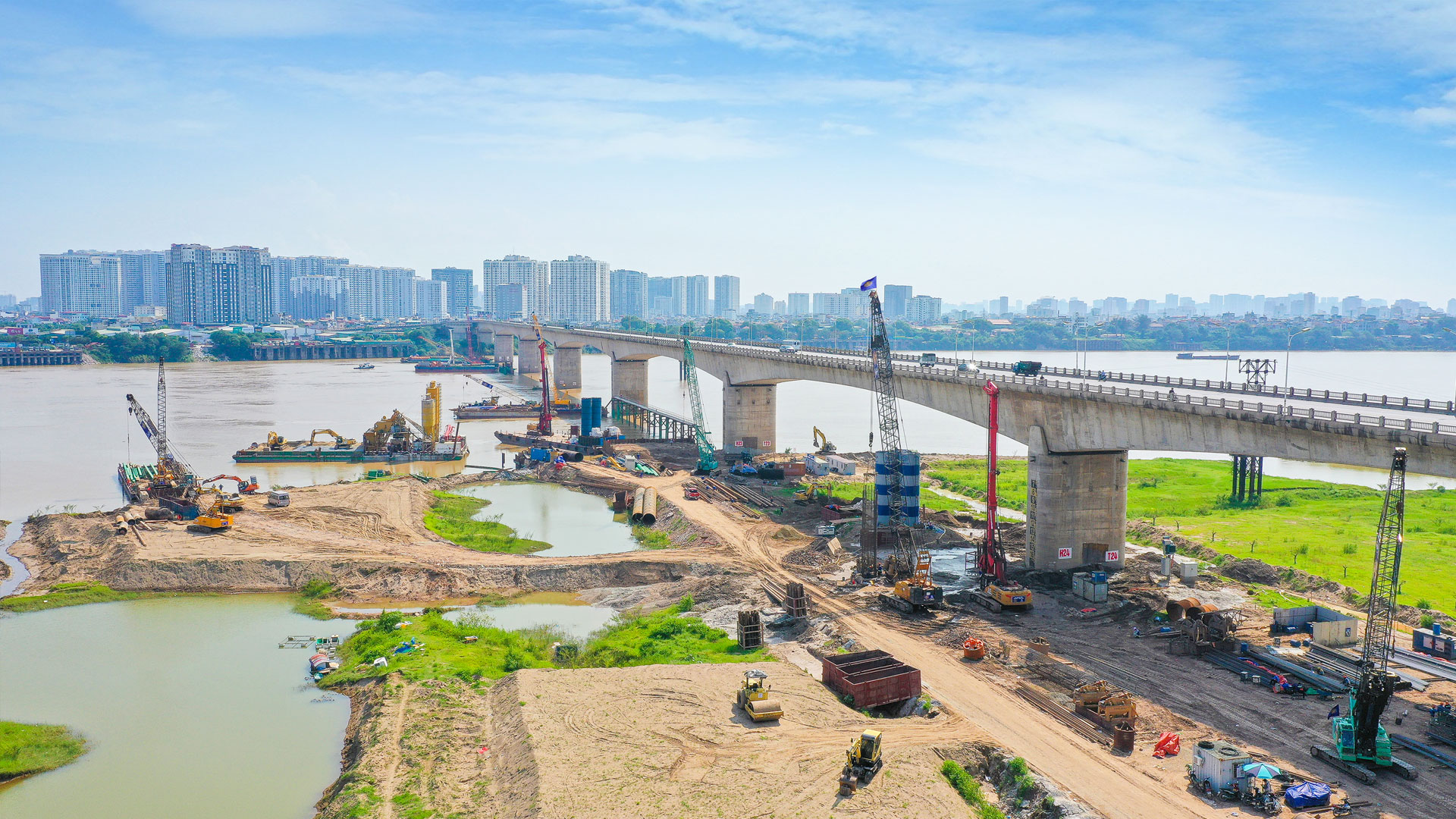 Vinh Tuy Bridge phase 2, Ha Noi