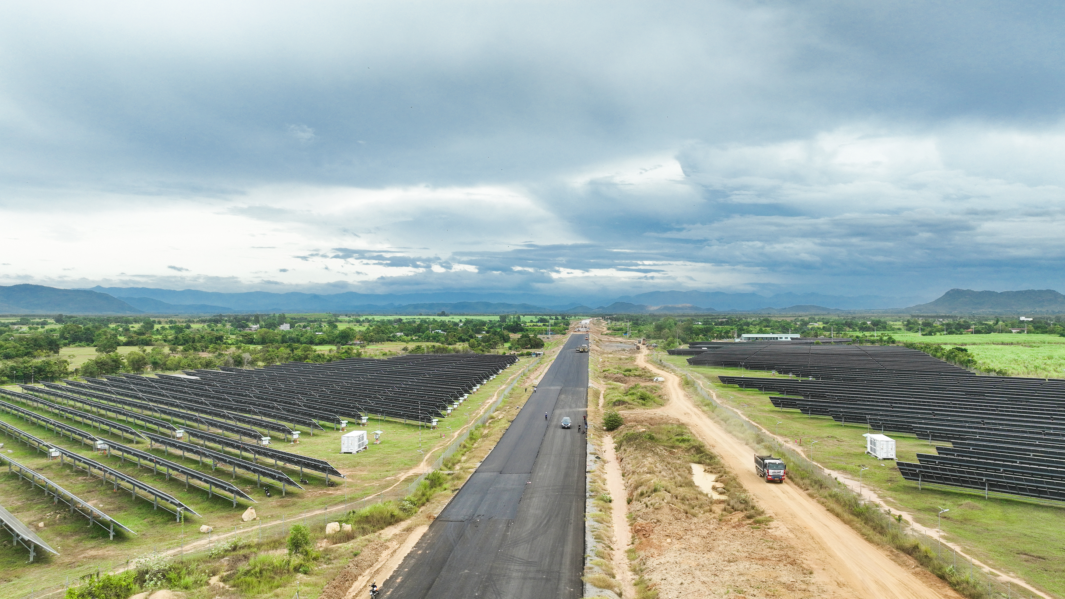 CONSTRUCTION OF KM185+400 – KM235+000 SECTION, MA LAM INTERSSECTION AND PHAN INTERSSECTION
