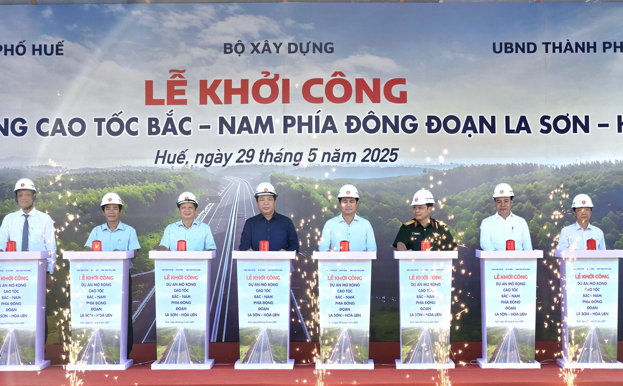 Bộ trưởng Trần Hồng Minh phát lệnh mở rộng đường La Sơn - Hòa Liên lên cao tốc