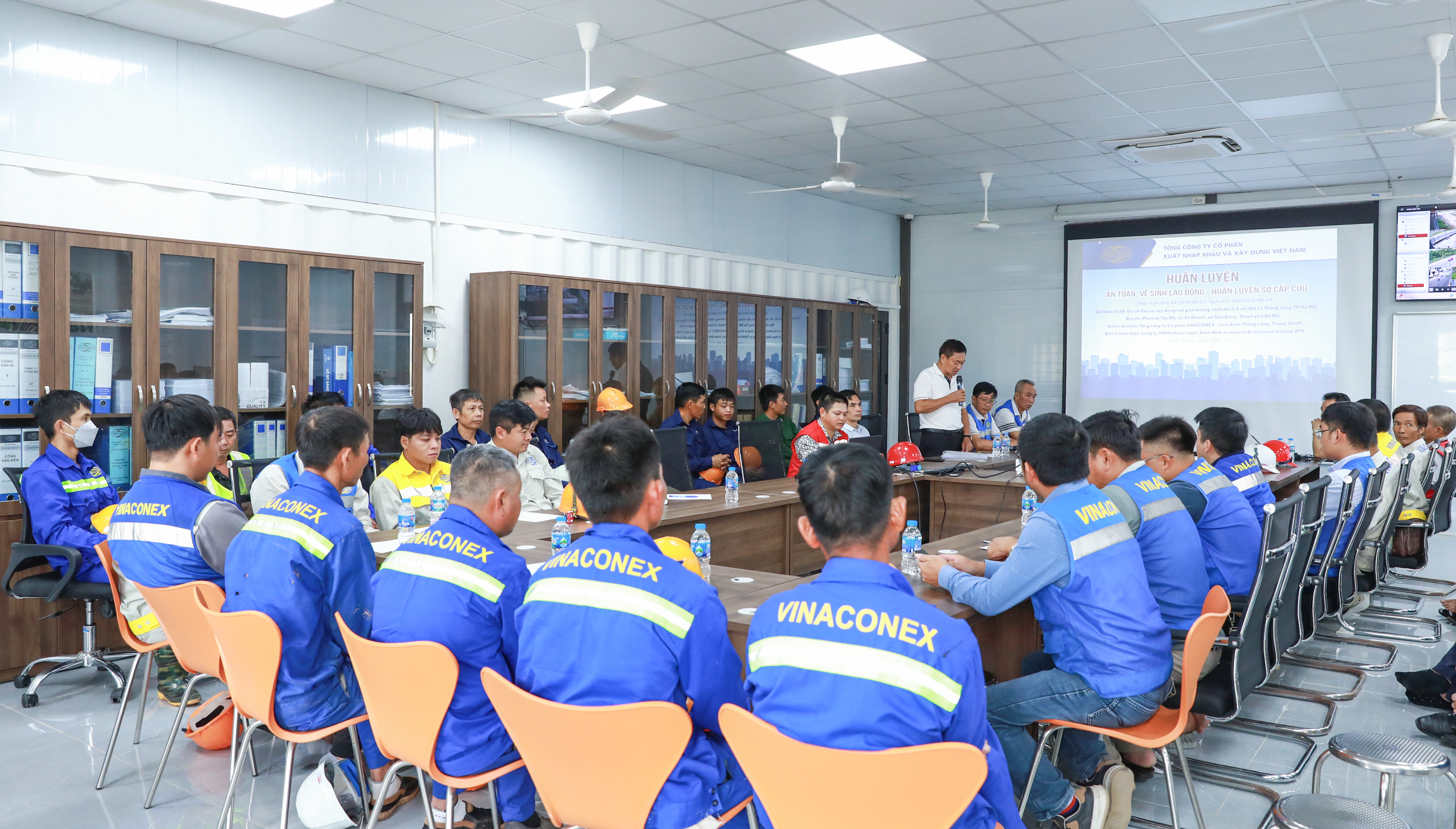 Tập Huấn An Toàn – Vệ Sinh Lao Động và khám sức khoẻ tại Gói thầu số 28 – Dự án đầu tư xây dựng nút giao thông vành đai 3.5 với Đại lộ Thăng Long