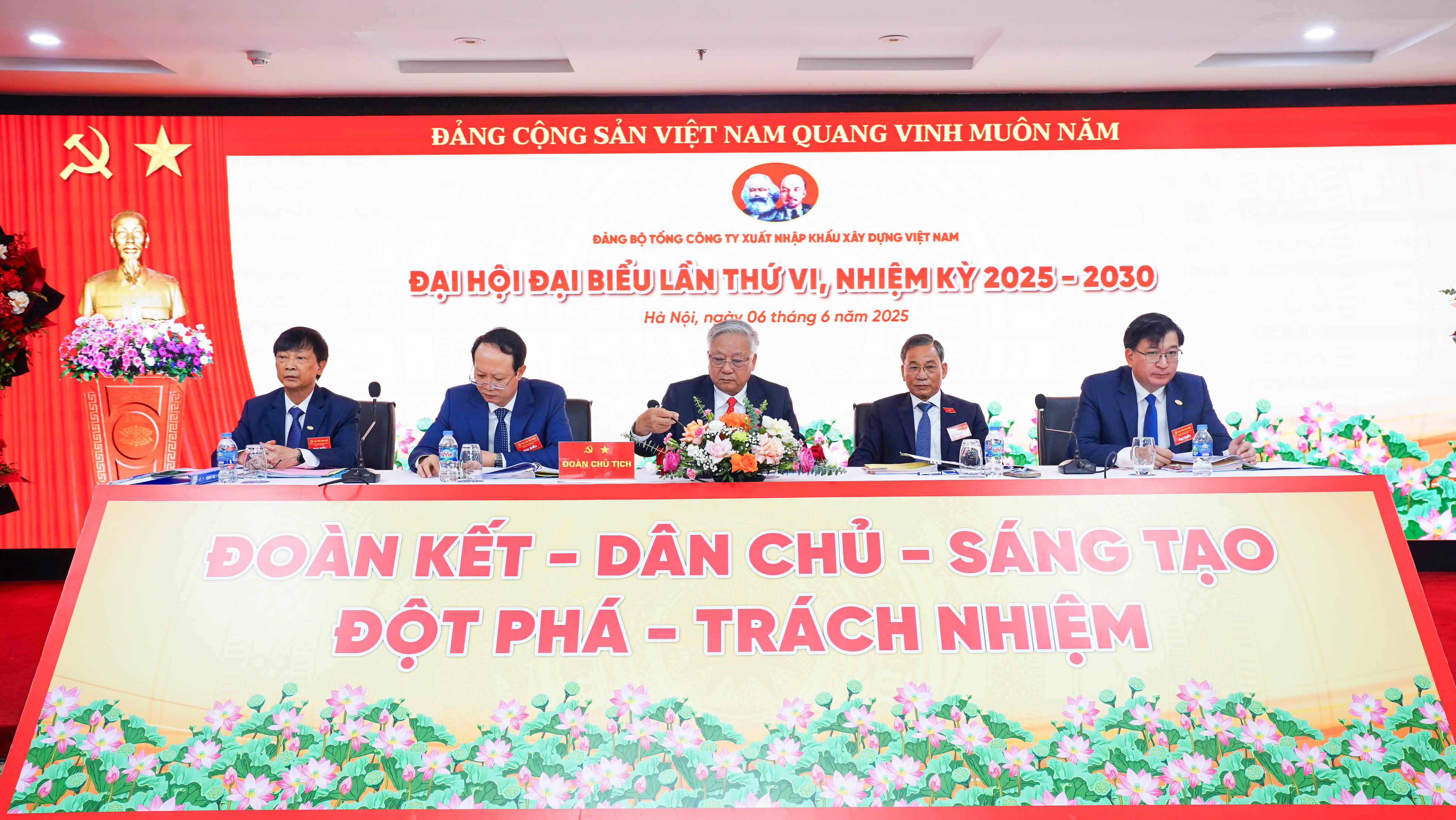 Đại hội Đại biểu Đảng bộ VINACONEX lần thứ VI, nhiệm kỳ 2025 - 2030: Đoàn kết - Dân chủ - Sáng tạo - Đột phá - Trách nhiệm