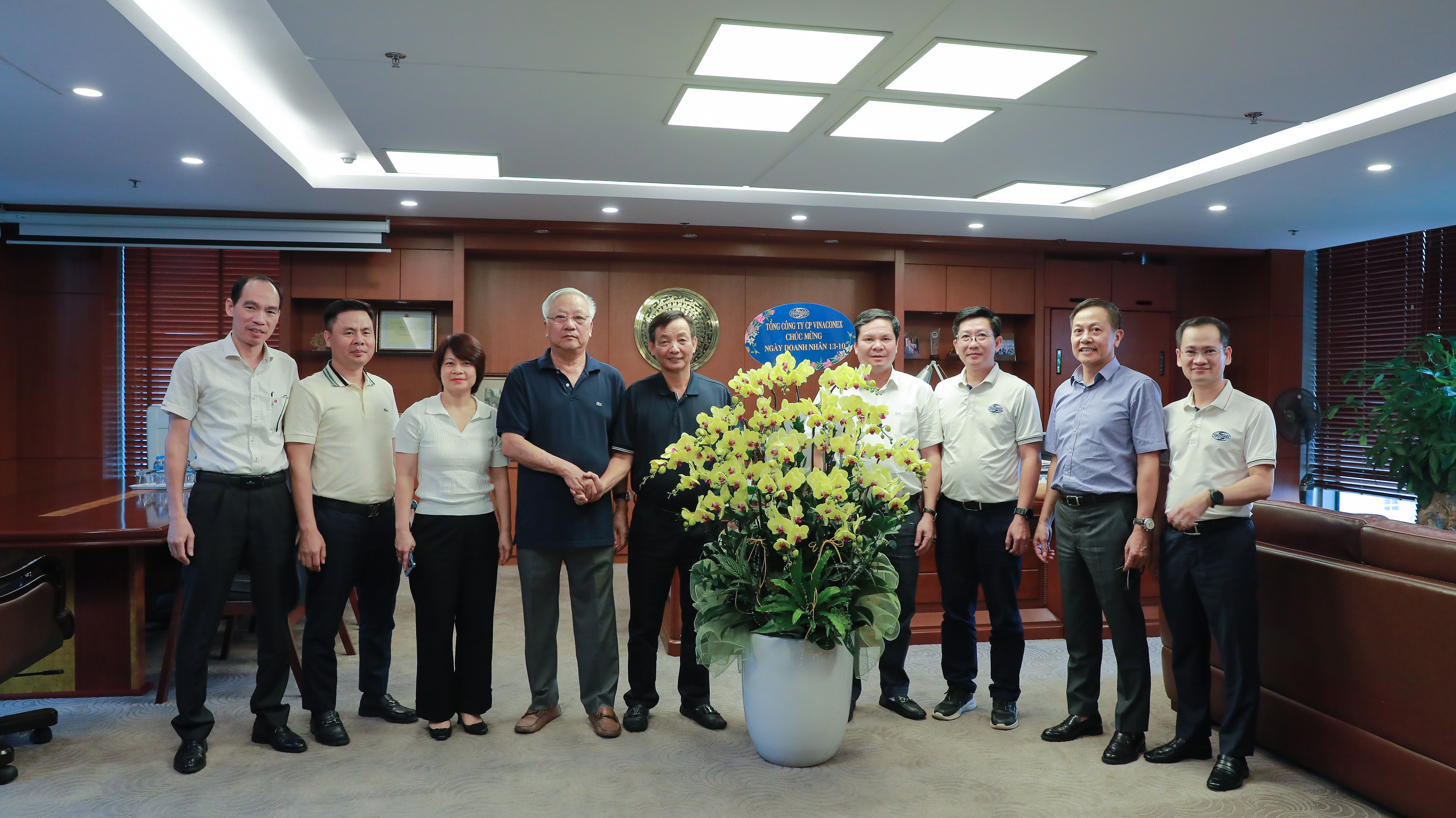 VINACONEX chúc mừng Ngày Doanh nhân Việt Nam 13/10