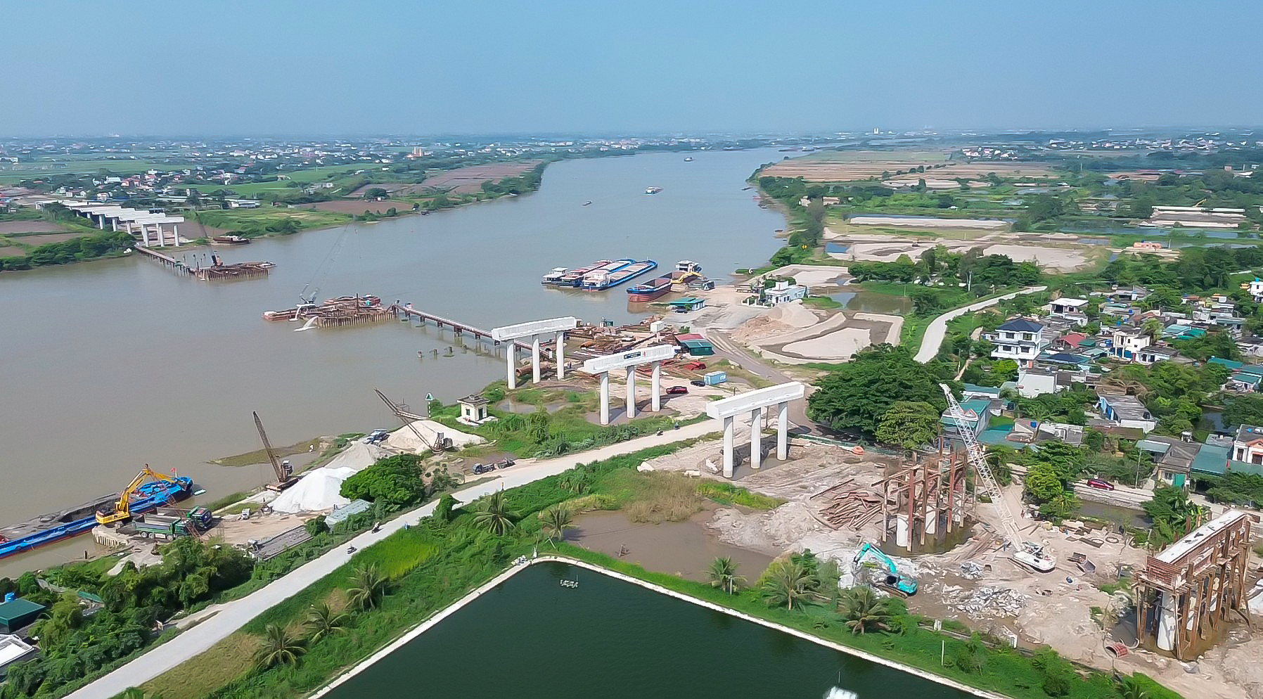 VINACONEX vượt khó thi công cầu vượt Sông Hồng
