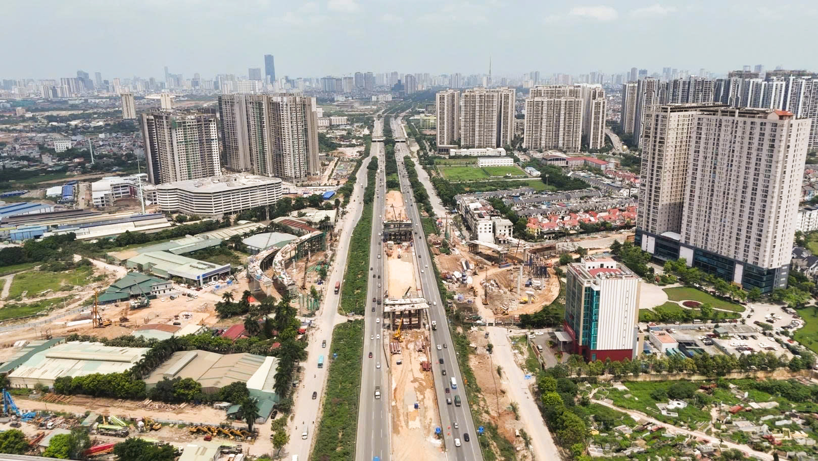 Bí thư Thành ủy Hà Nội thăm và kiểm tra dự án đường Vành đai 3.5