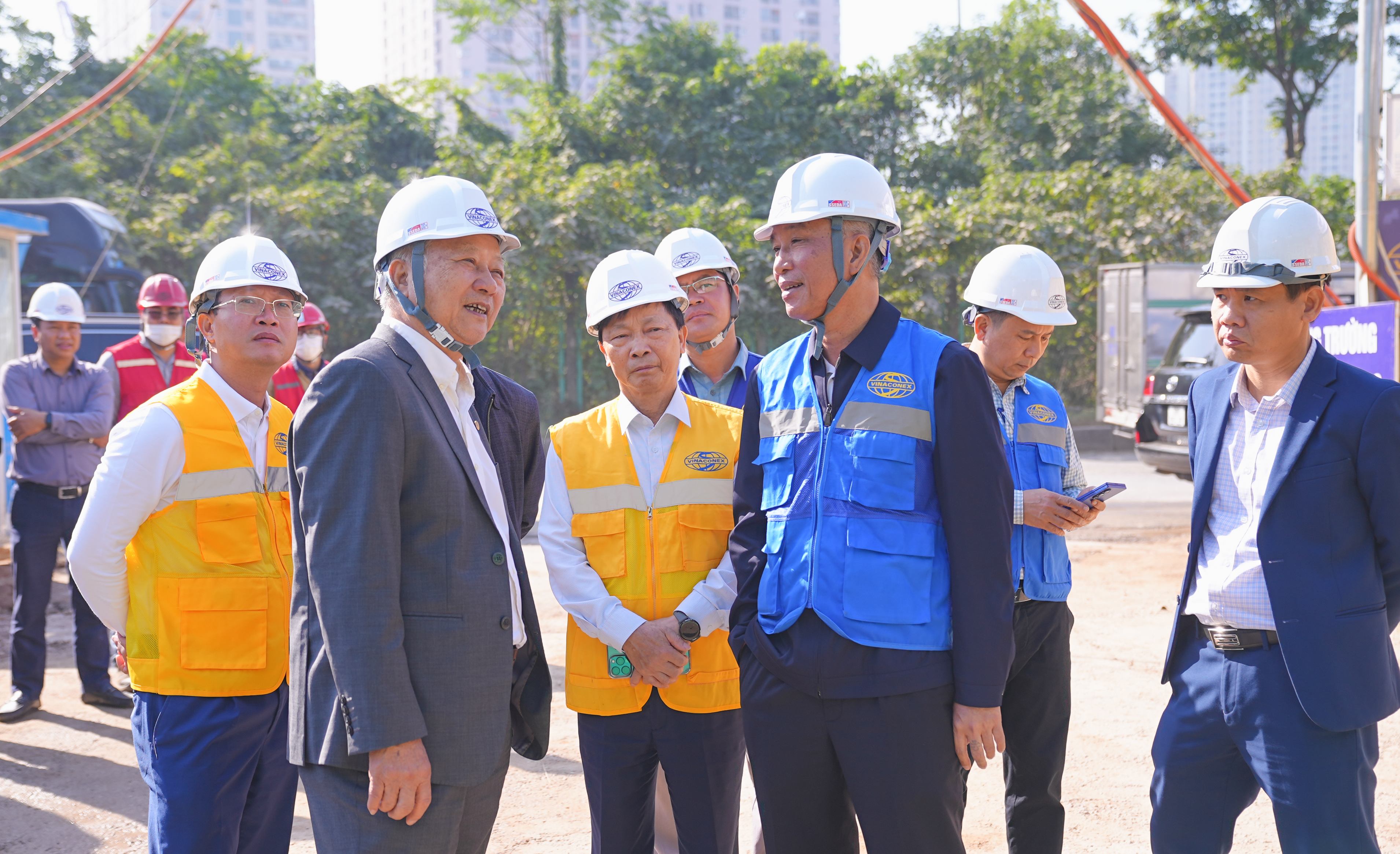 BAN LÃNH ĐẠO TỔNG CÔNG TY THĂM, KIỂM TRA TIẾN ĐỘ GÓI THẦU 28 – DỰ ÁN NÚT GIAO VÀNH ĐAI 3,5 VỚI ĐẠI LỘ THĂNG LONG