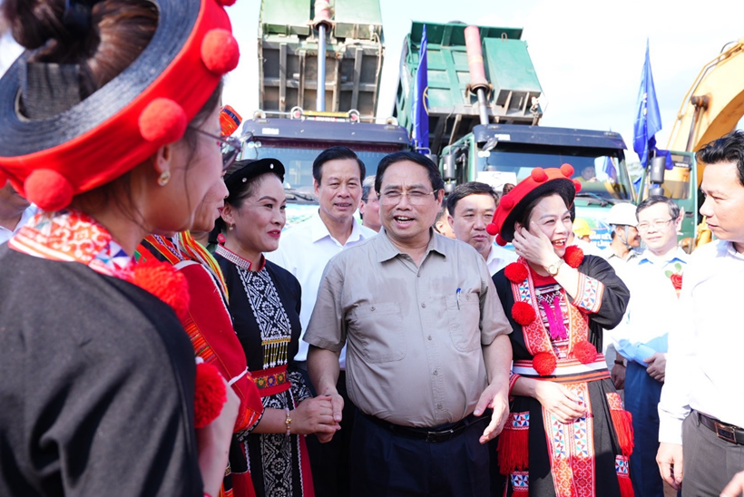 Prime Minister attends groundbreaking ceremony of Tuyen Quang - Ha Giang expressway (Phase 1)