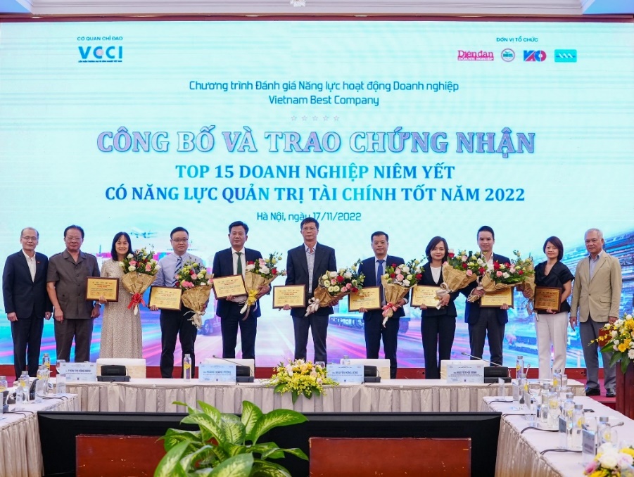 Vinaconex được vinh danh Top 15 Doanh nghiệp niêm yết có năng lực quản trị tài chính tốt năm 2022