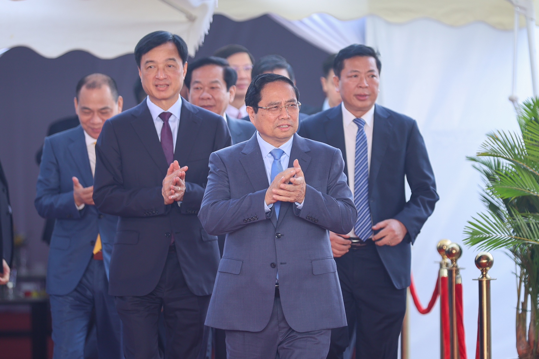 LỄ KHỞI CÔNG KHÁNH THÀNH ĐỒNG LOẠT CÁC CÔNG TRÌNH TRỌNG ĐIỂM CHÀO MỪNG ĐẠI HỘI ĐẠI BIỂU TOÀN QUỐC LẦN THỨ XIV CỦA ĐẢNG - 19/12/2025