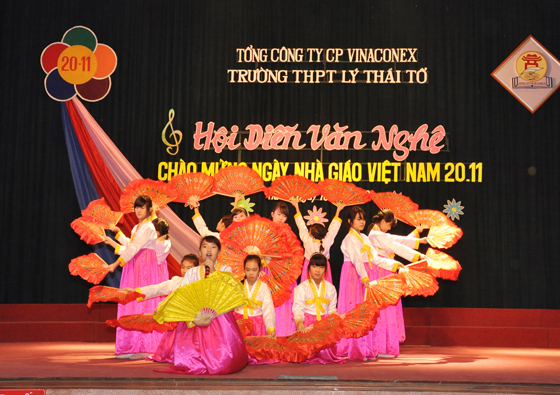 Các trường Lý Thái Tổ chào mừng ngày Nhà giáo Việt Nam 20-11
