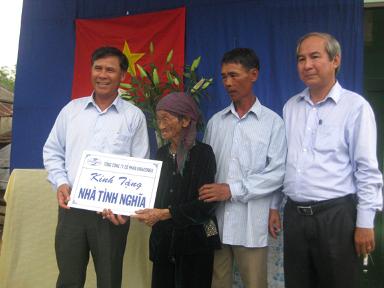 Tổng công ty trao tặng nhà tình nghĩa cho mẹ Việt Nam anh hùng tại Quảng Ngãi