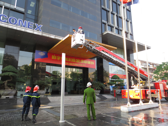 Vinaconex tổ chức diễn tập phòng cháy chữa cháy tại tòa nhà trụ sở Tổng công ty