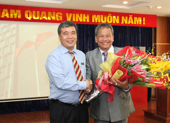 Đoàn lãnh đạo Nhà nước Campuchia đến thăm và làm việc với TCT VINACONEX
