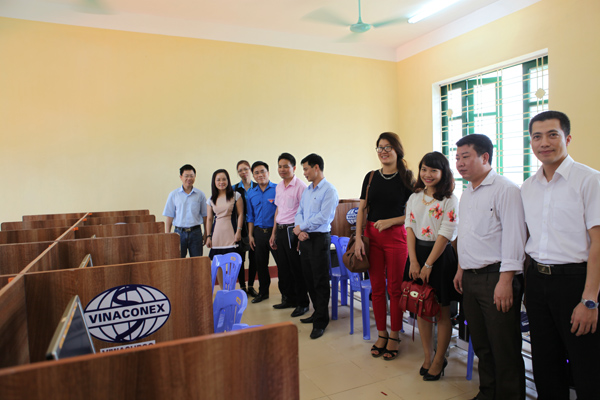 Lễ bàn giao công trình thanh niên tình nguyện tại Trường tiểu học xã Yên Quang, huyện Kỳ Yên, tỉnh Hòa Bình.
