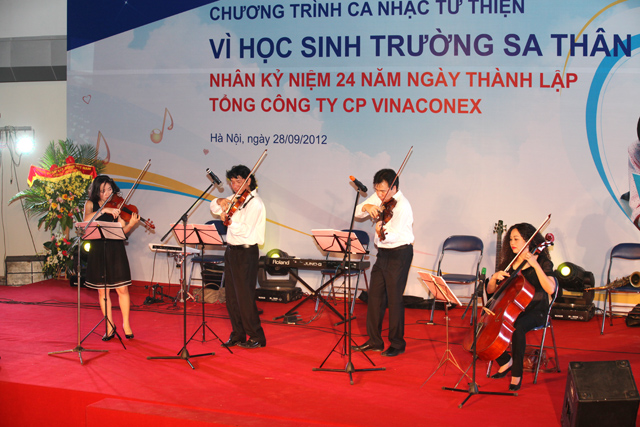 Vinaconex tổ chức ca nhạc từ thiện để quyên góp tiền xây trường học tại quần đảo Trường Sa
