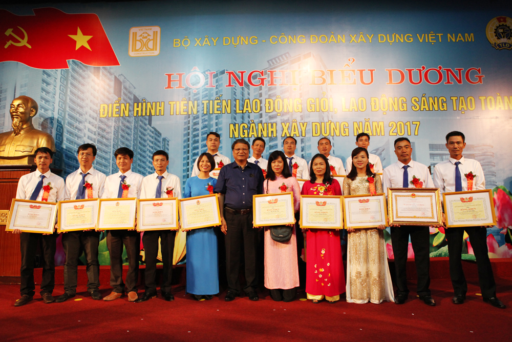 Tổng công ty Vinaconex có 16 cá nhân điển hình tiên tiến lao động được vinh danh tại Hội nghị biểu dương của Công đoàn ngành Xây dựng Việt Nam