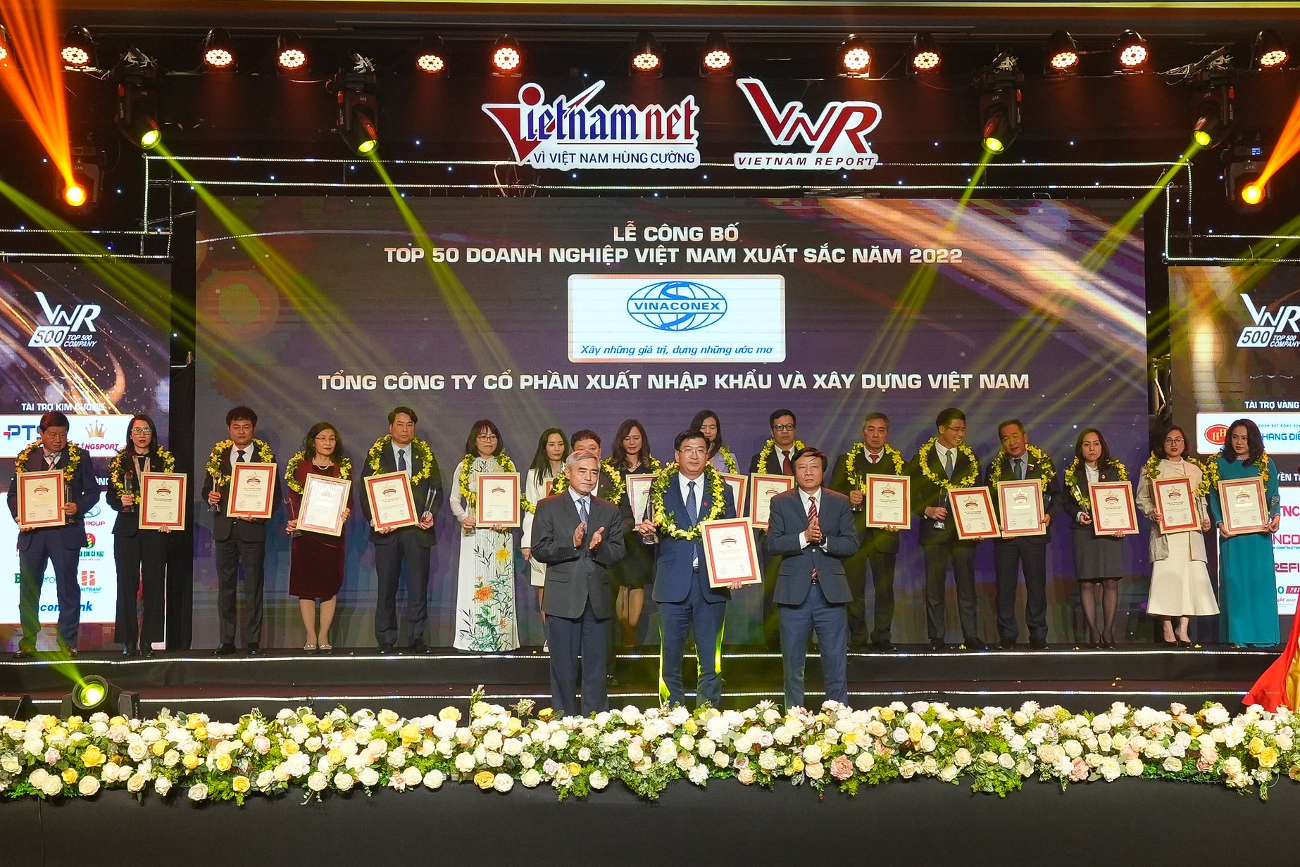 Vinaconex giữ vững vị thế top 50 doanh nghiệp xuất sắc nhất Việt Nam