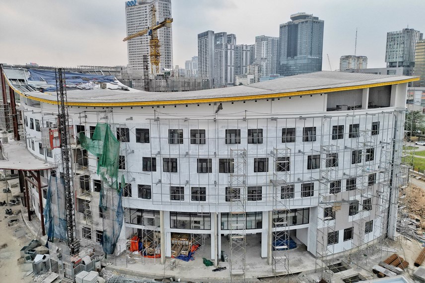 HANOI: THE CURRENT STATE OF VND1.3-TRILLION-HANOI CHILDREN'S PALACE AFTER 2 YEARS OF CONSTRUCTION.
